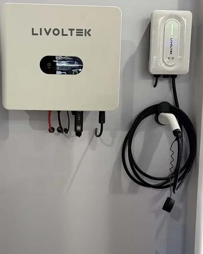 Inversor híbrido Livoltek y cargador vehicular